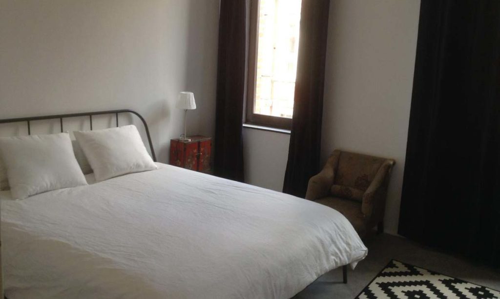 chambre 1 - 50 rue Dossin 1er étage