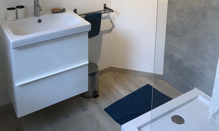 salle de douche -50 rue Dossin 1er étage