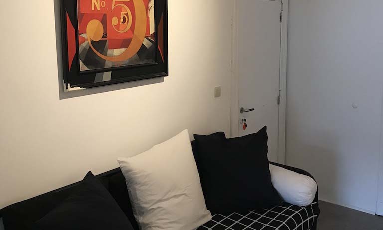 salon canapé lit - 50 rue Dossin 1er étage