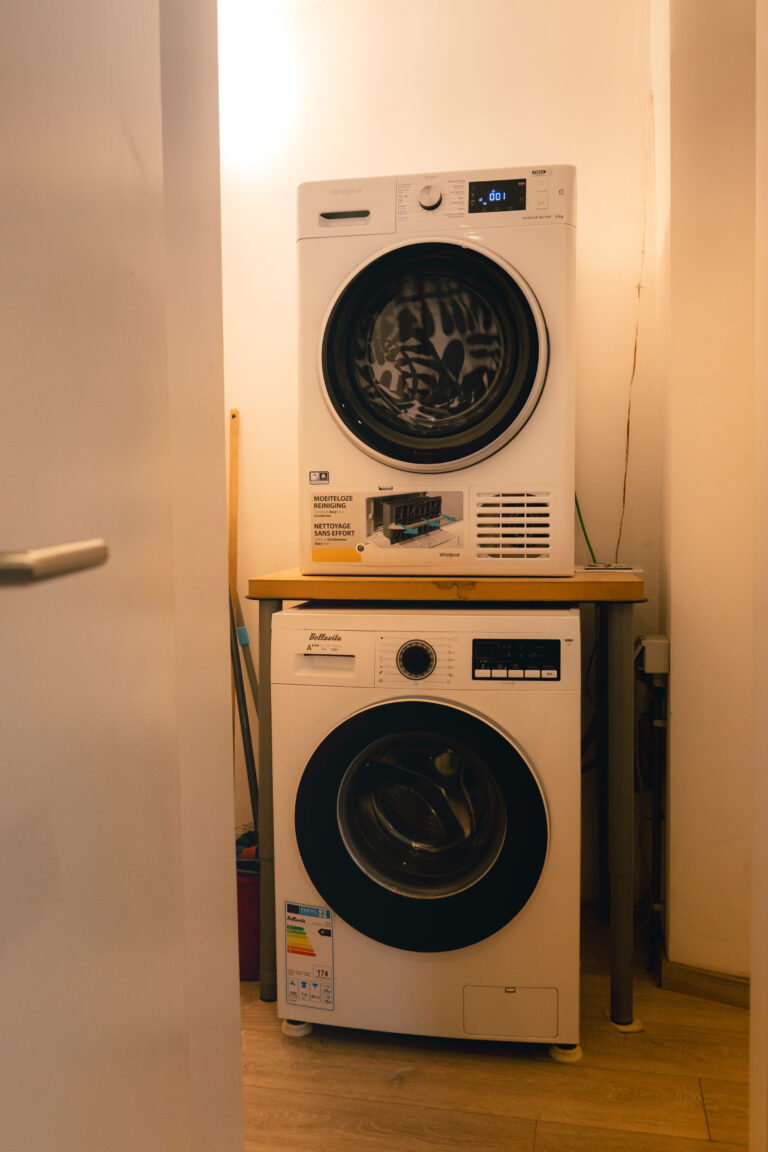 buanderie de l'appartement Lyves 1, situé au 50 Rue Dossin à Liège (4000) en Belgique