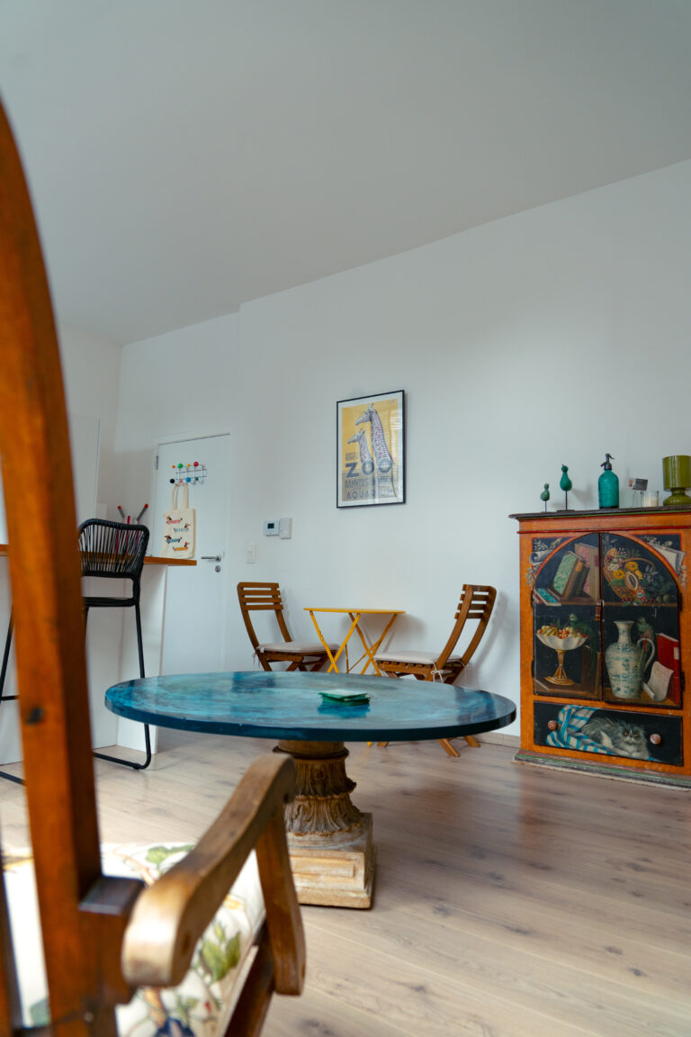 vue sur le coin séjour de l'appartement Lyves 4, situé au 1er étage du 8 Rue Dossin à Liège (4000) en Belgique