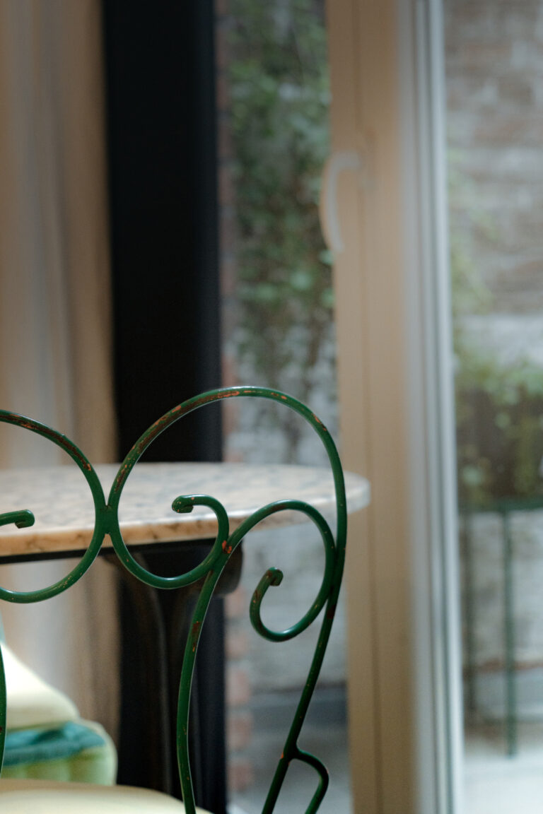 vue sur la terrasse de l'appartement Lyves 3, situé au rez de chaussée du 8 Rue Dossin à Liège (4000) en Belgique