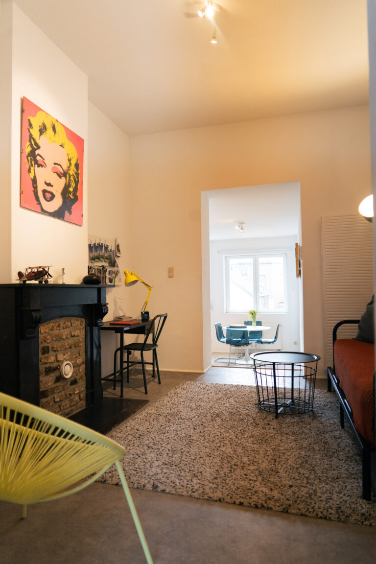 Vue sur le séjour de l'appartement Lyves 2, situé au 1er étage du 50 à Liège (4000) en Belgique
