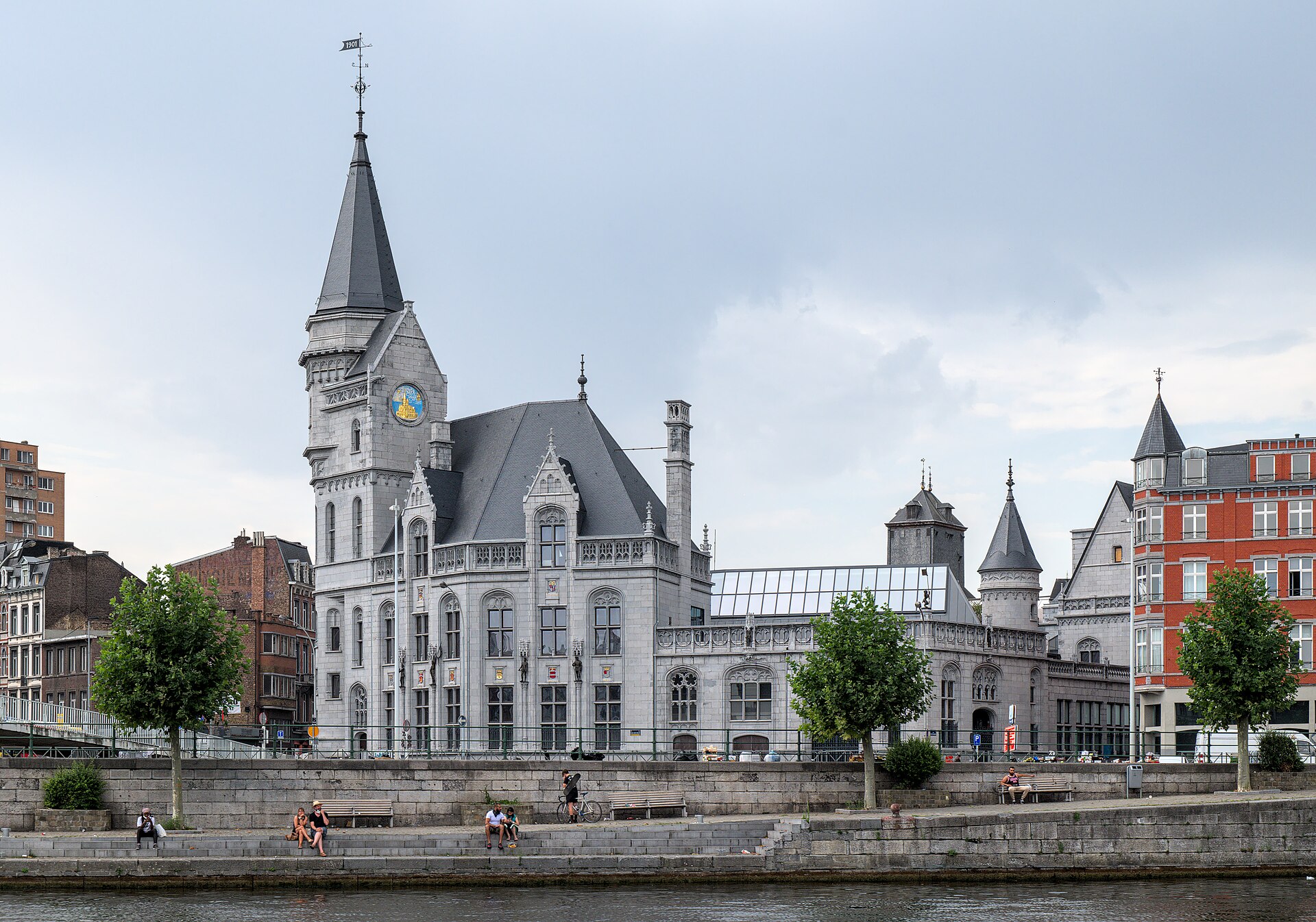 Lire la suite à propos de l’article 3 coworking à quelques minutes de nos appartements où travailler confortablement à Liège